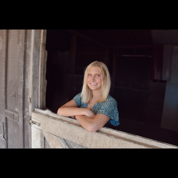 Meet your Posher, Amy - Picture 1 of 1